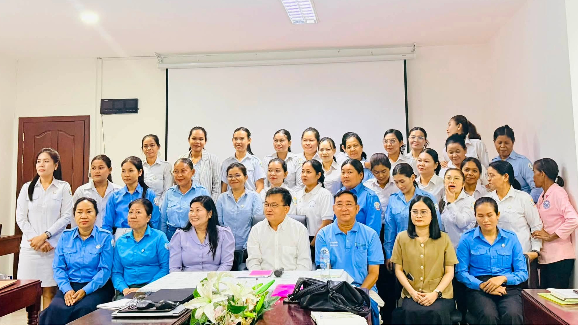 ការចុះអភិបាល កិច្ចប្រជុំក្រុមសម្របសម្រួលសម្ព័ន្ធឆ្មប​ Midwifery Coordinator Alliance Team​ (MCAT)​ ក្រោមប្រធានបទ​ ស្តីពី"សំណុំឯកសារថែទាំផ្ទៃពោះមុនសម្រាល​"​ នៅការិយាល័យសុខាភិបាលស្រុកប្រតិបត្តិ​សៀមរាប​ខេត្តសៀមរាប